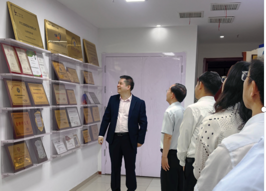 政企动态|通州区委书记孟景伟走访新葡萄8883官网AMG集团调研企业生长情形